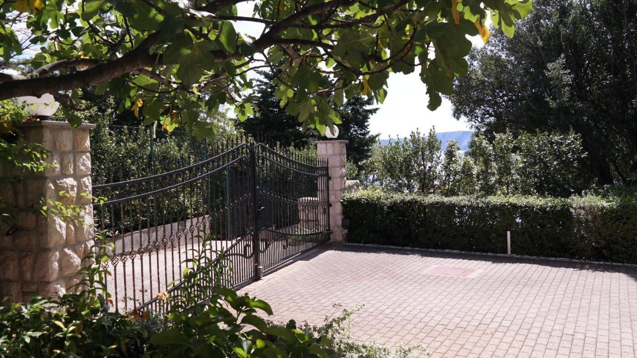 Apartmani Lili Novi Vinodolski Esterno foto