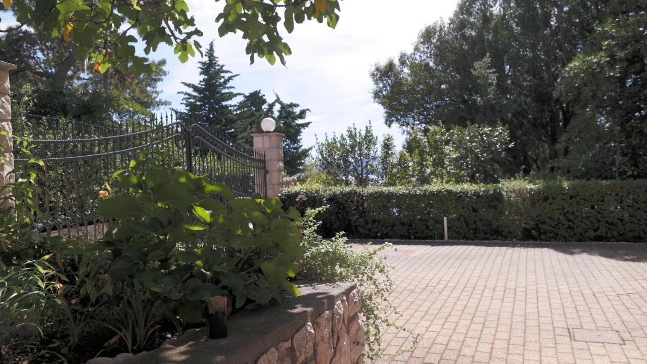 Apartmani Lili Novi Vinodolski Esterno foto