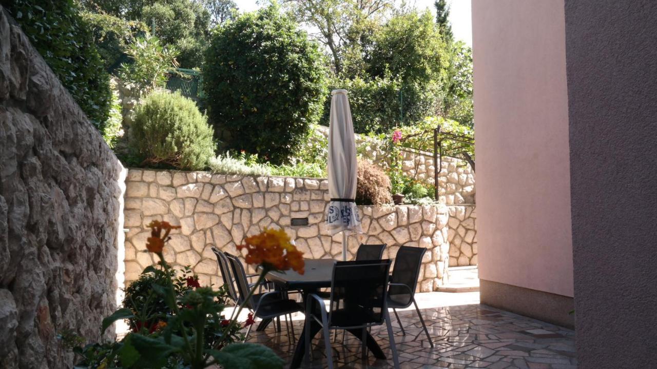 Apartmani Lili Novi Vinodolski Esterno foto