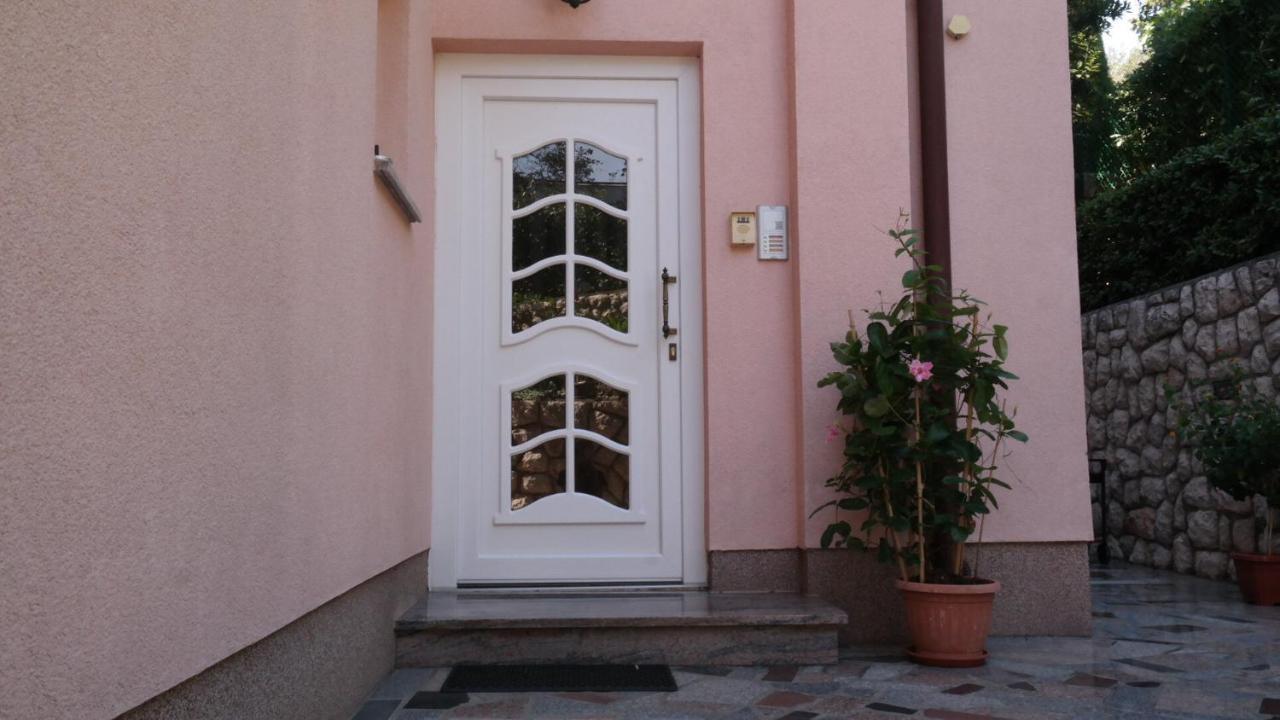 Apartmani Lili Novi Vinodolski Esterno foto