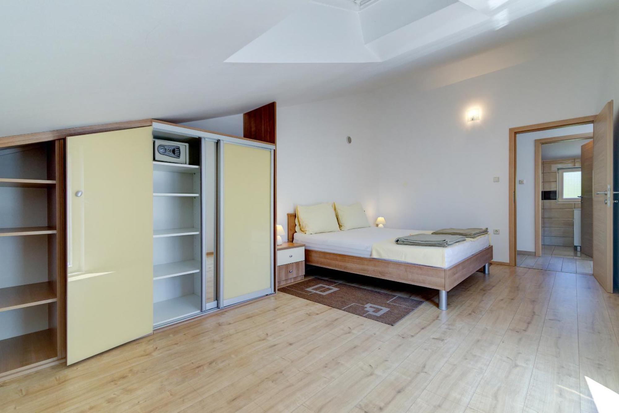 Apartmani Lili Novi Vinodolski Esterno foto