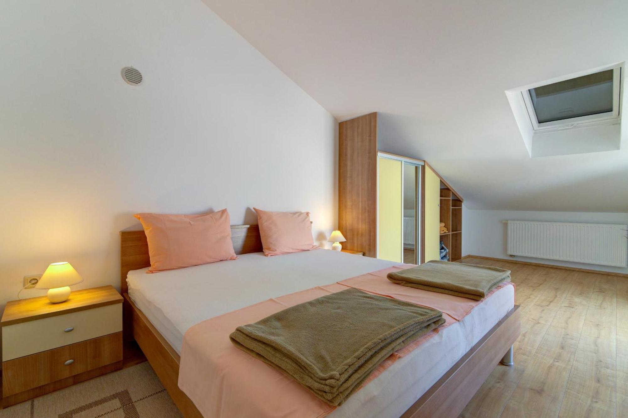 Apartmani Lili Novi Vinodolski Esterno foto