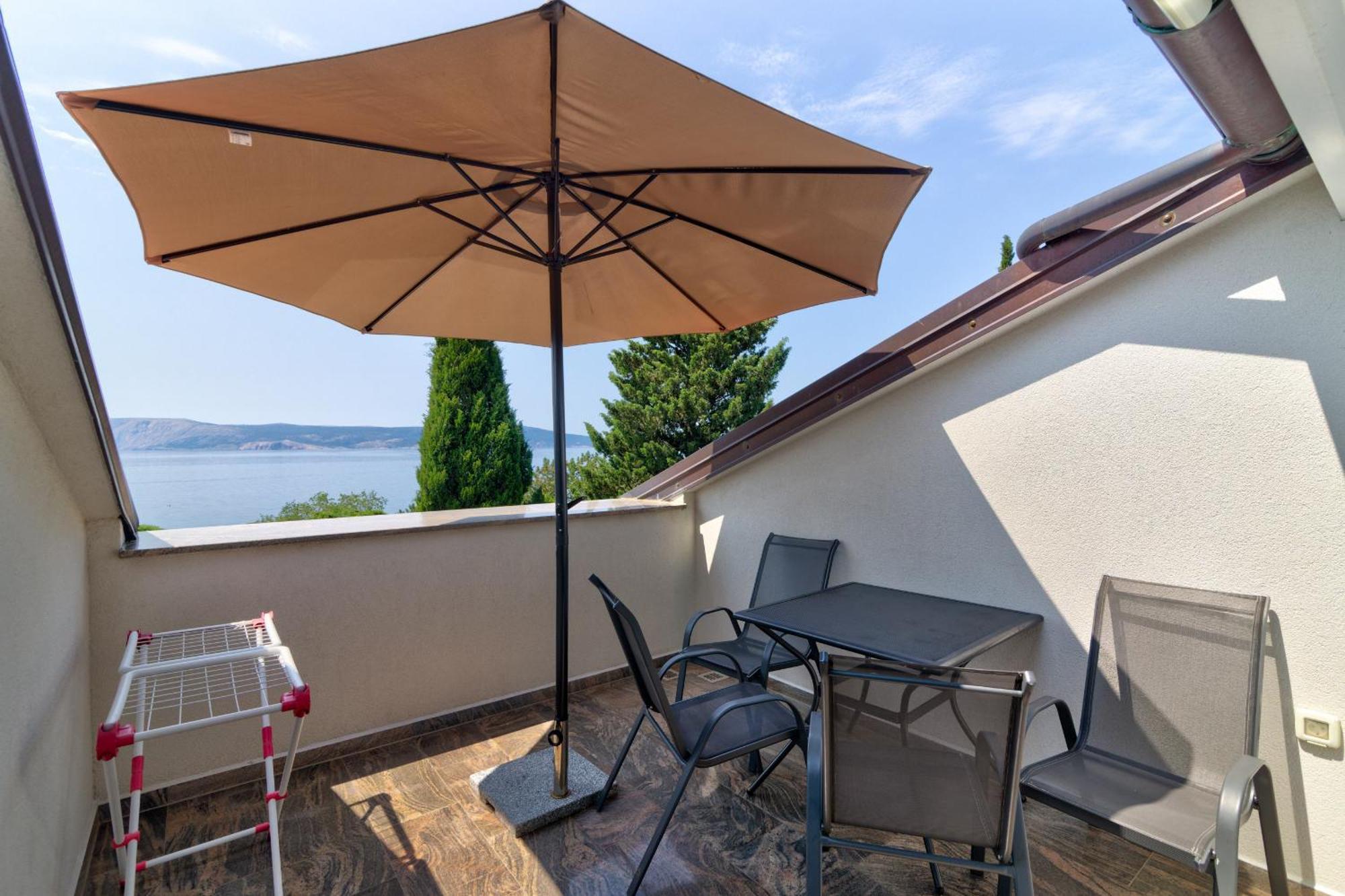 Apartmani Lili Novi Vinodolski Esterno foto