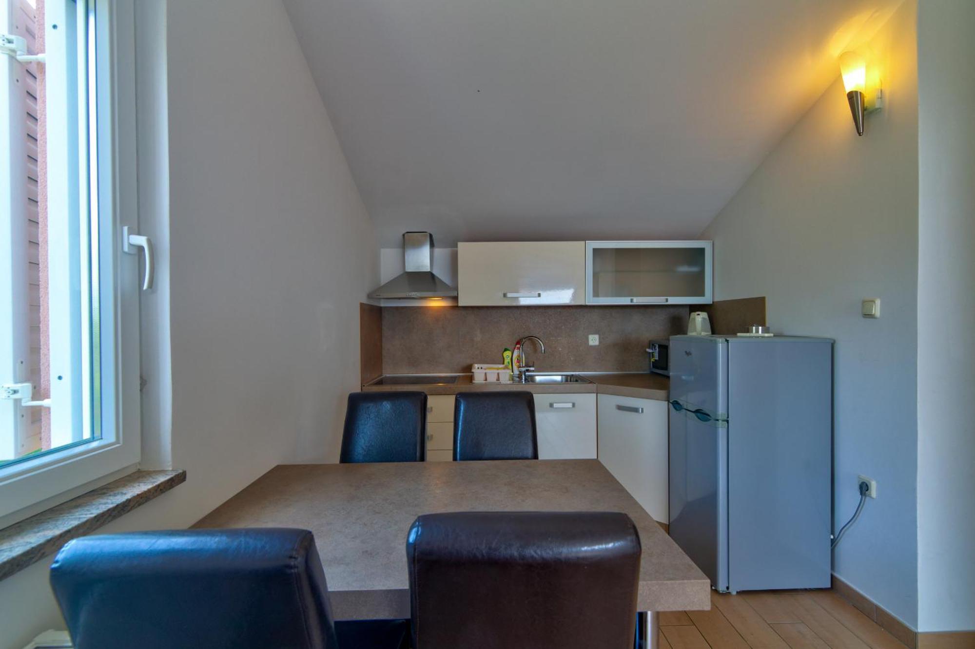 Apartmani Lili Novi Vinodolski Esterno foto