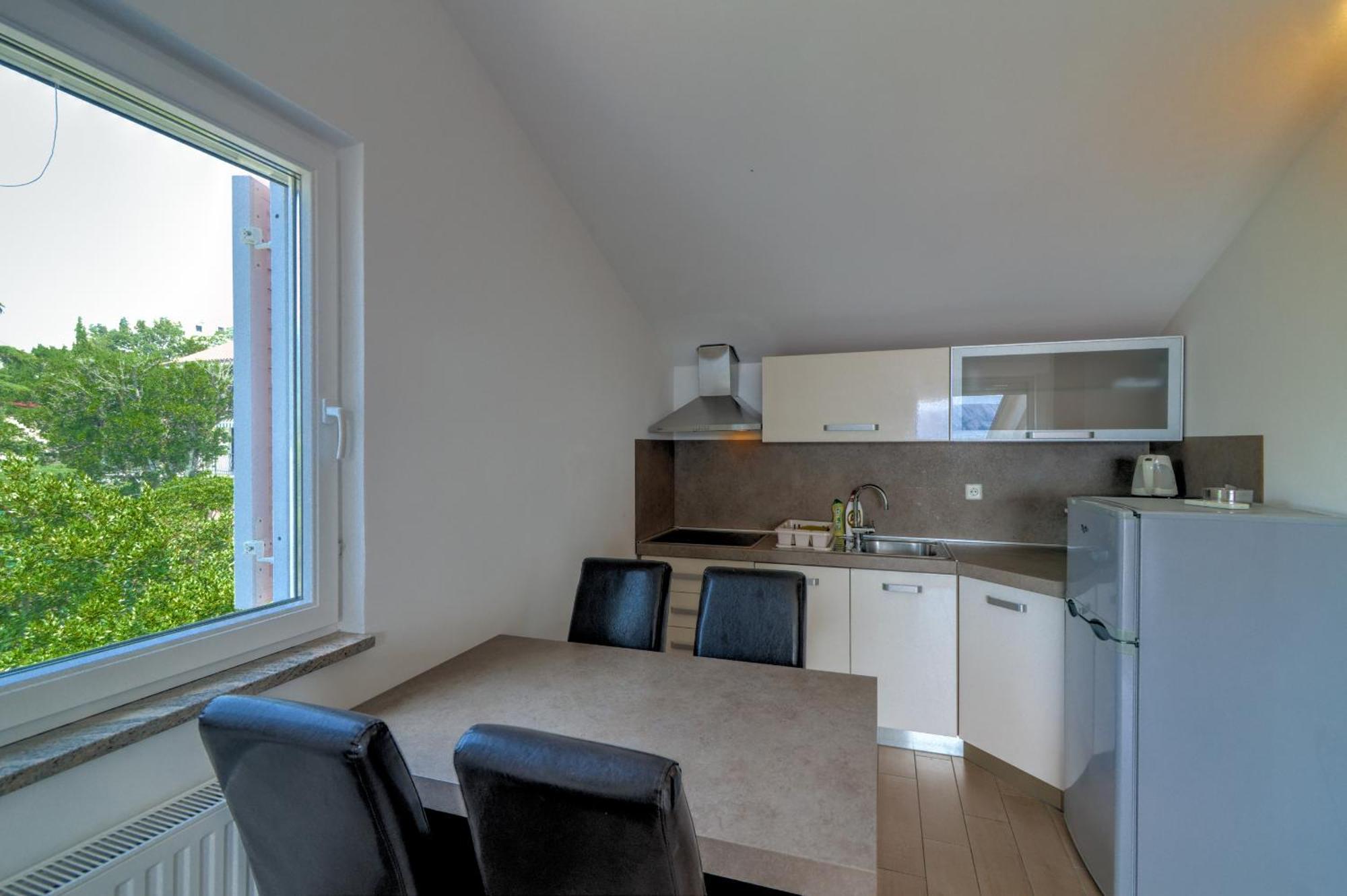 Apartmani Lili Novi Vinodolski Esterno foto