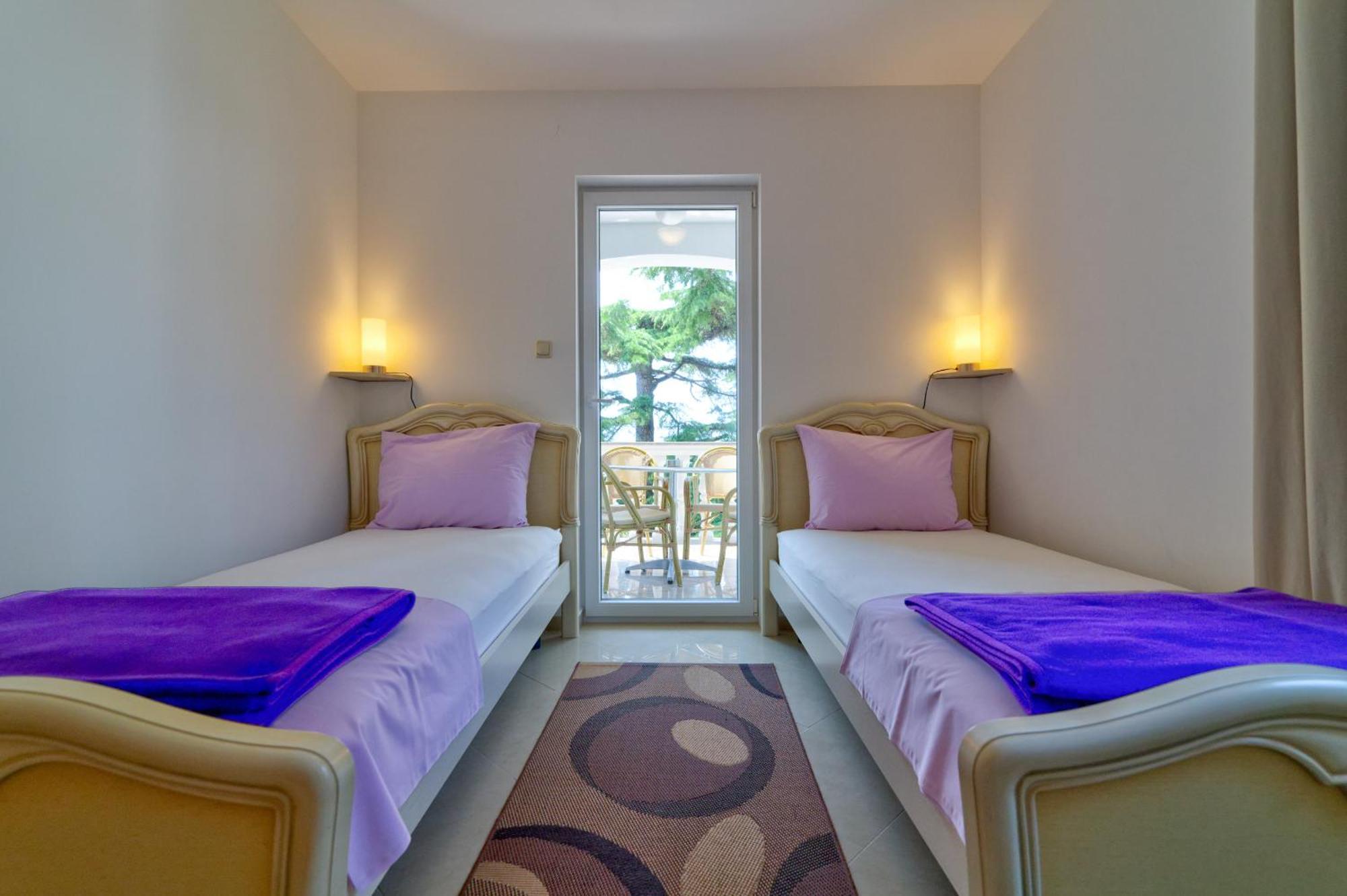 Apartmani Lili Novi Vinodolski Esterno foto