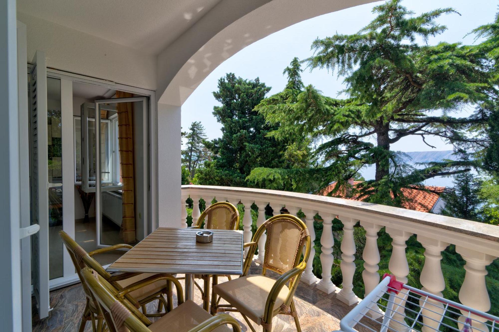 Apartmani Lili Novi Vinodolski Esterno foto