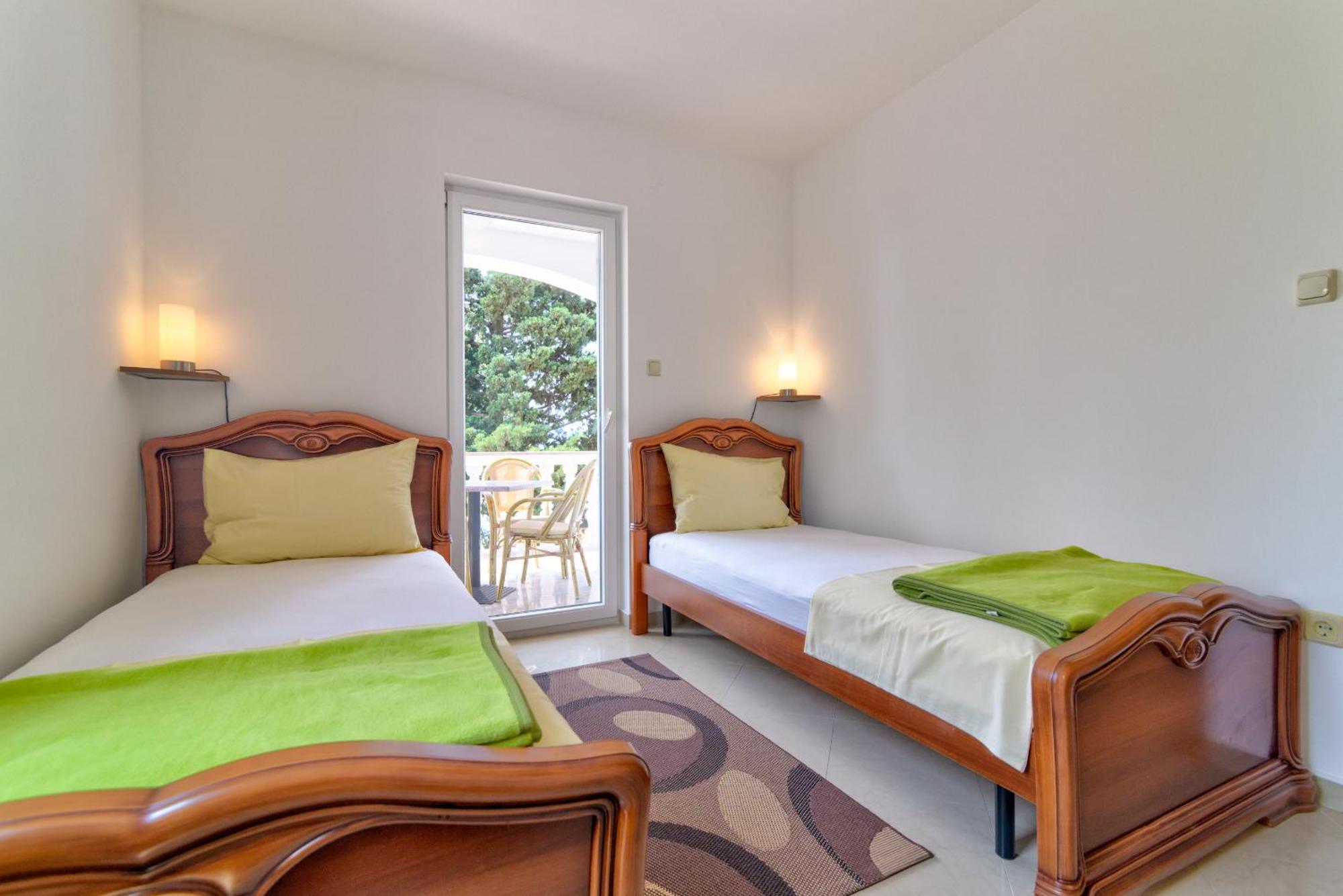 Apartmani Lili Novi Vinodolski Esterno foto