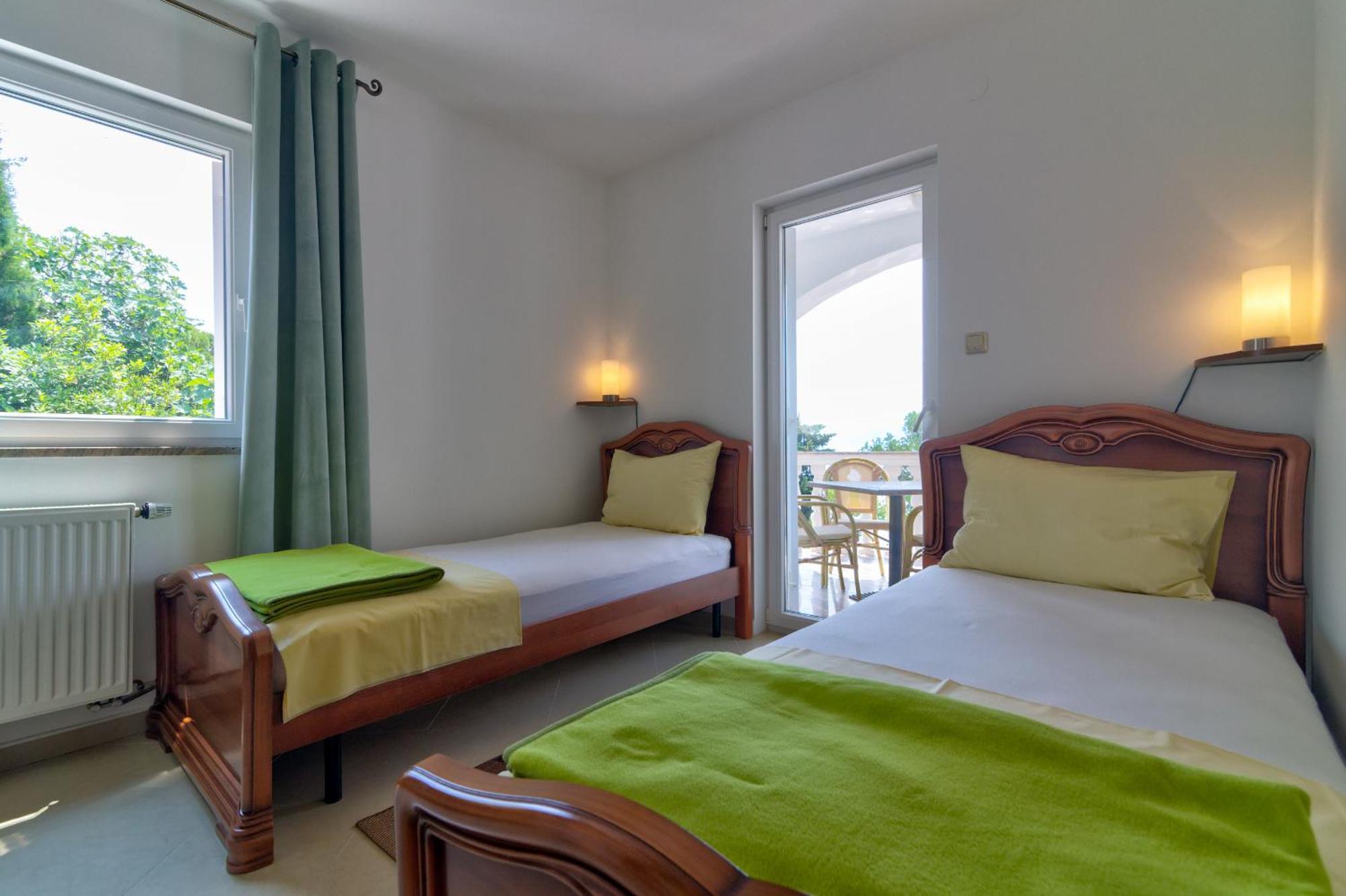 Apartmani Lili Novi Vinodolski Esterno foto