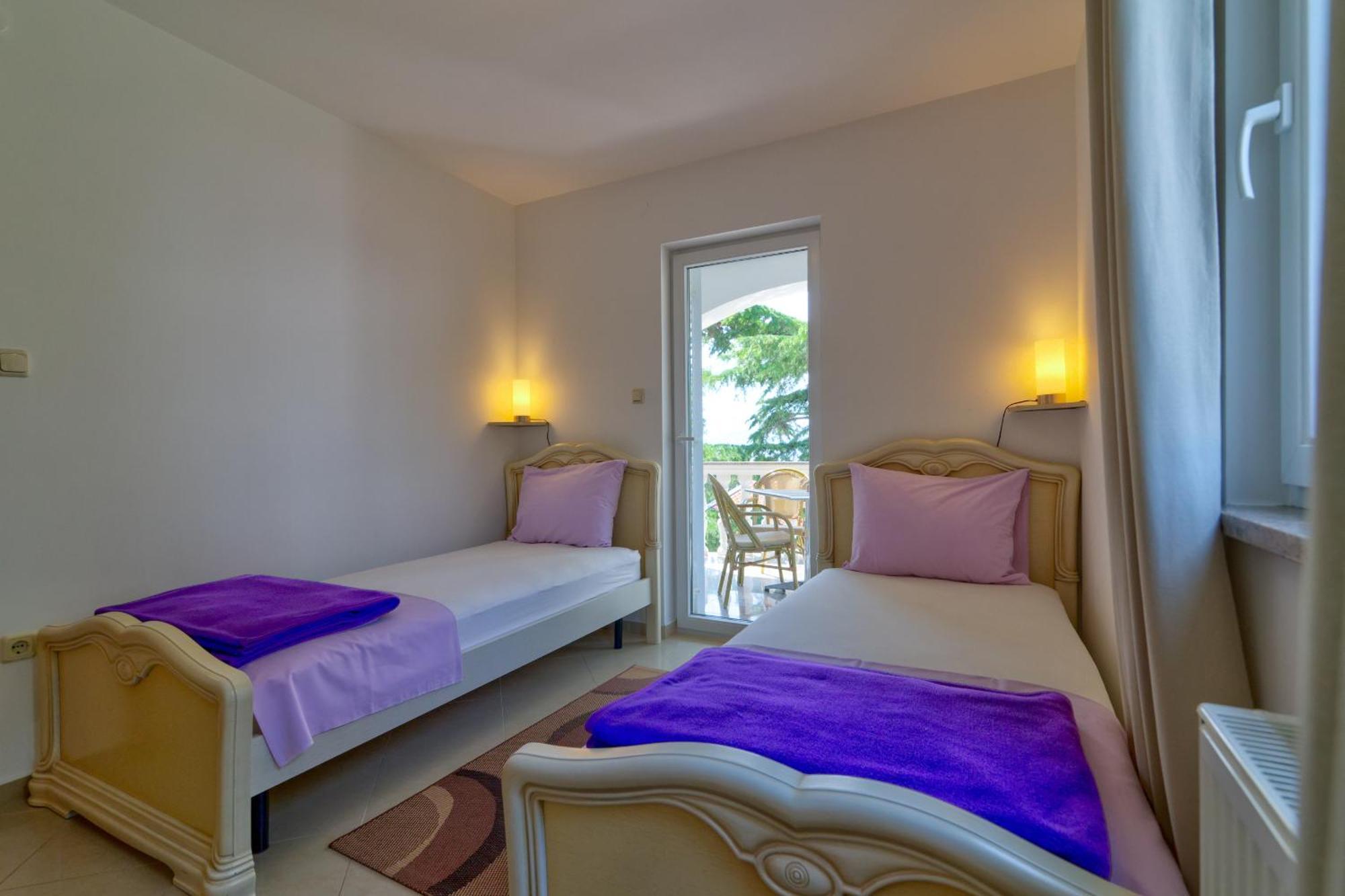 Apartmani Lili Novi Vinodolski Camera foto