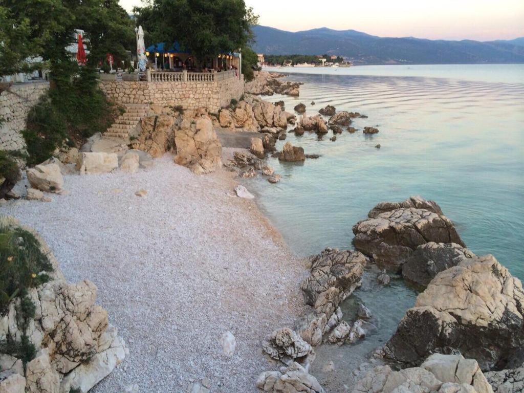 Apartmani Lili Novi Vinodolski Esterno foto